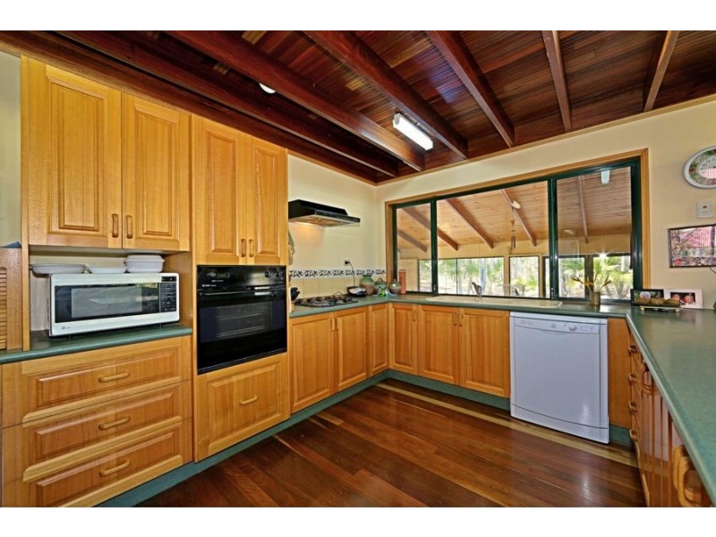 92 Melcer Road, Elliott Heads QLD 4670