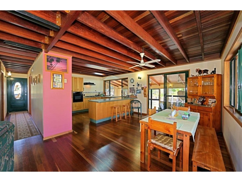 92 Melcer Road, Elliott Heads QLD 4670