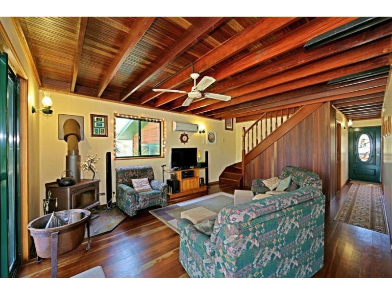 92 Melcer Road, Elliott Heads QLD 4670