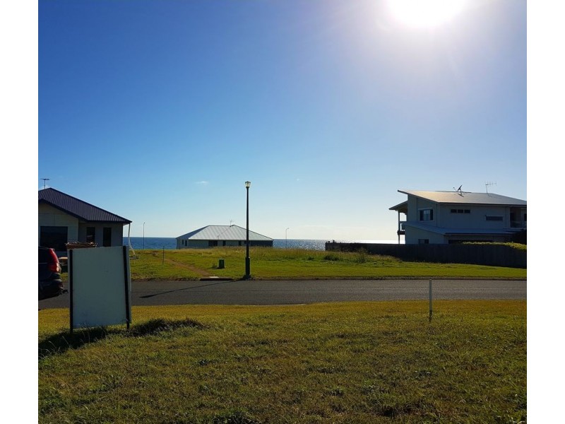 27 Emperor drive, Elliott Heads QLD 4670