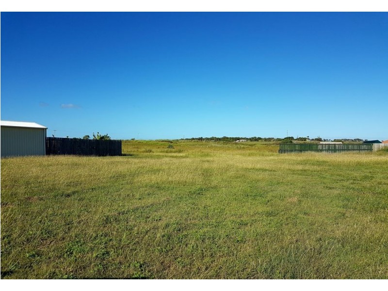 27 Emperor drive, Elliott Heads QLD 4670