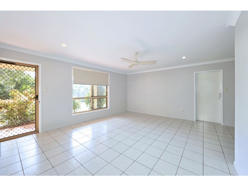 10 Ocean View Place, Elliott Heads QLD 4670