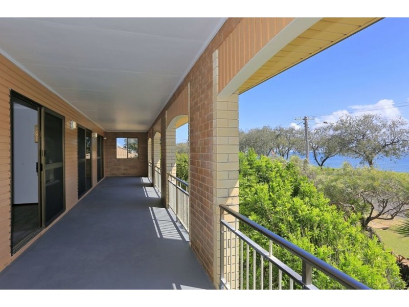 26 Esplanade, Elliott Heads QLD 4670
