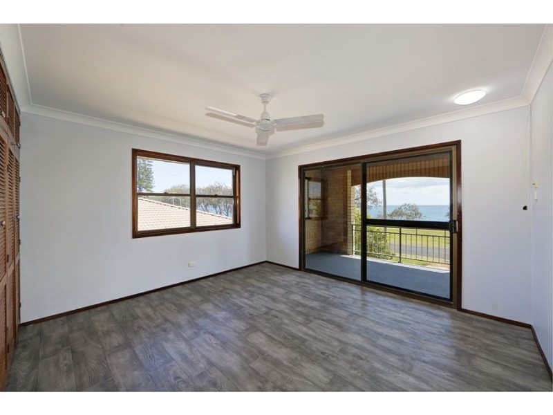 26 Esplanade, Elliott Heads QLD 4670