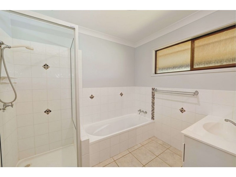 26 Esplanade, Elliott Heads QLD 4670