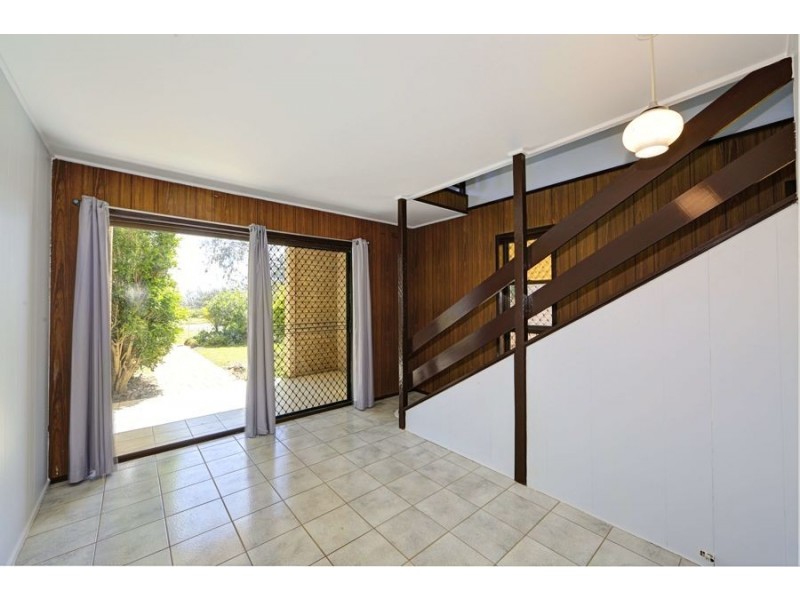 26 Esplanade, Elliott Heads QLD 4670