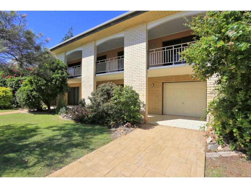 26 Esplanade, Elliott Heads QLD 4670