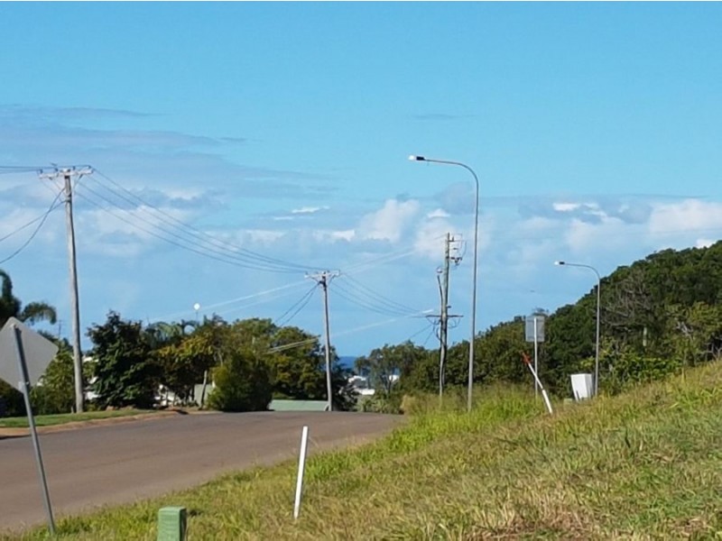 9A Hilltop Avenue, Qunaba QLD 4670