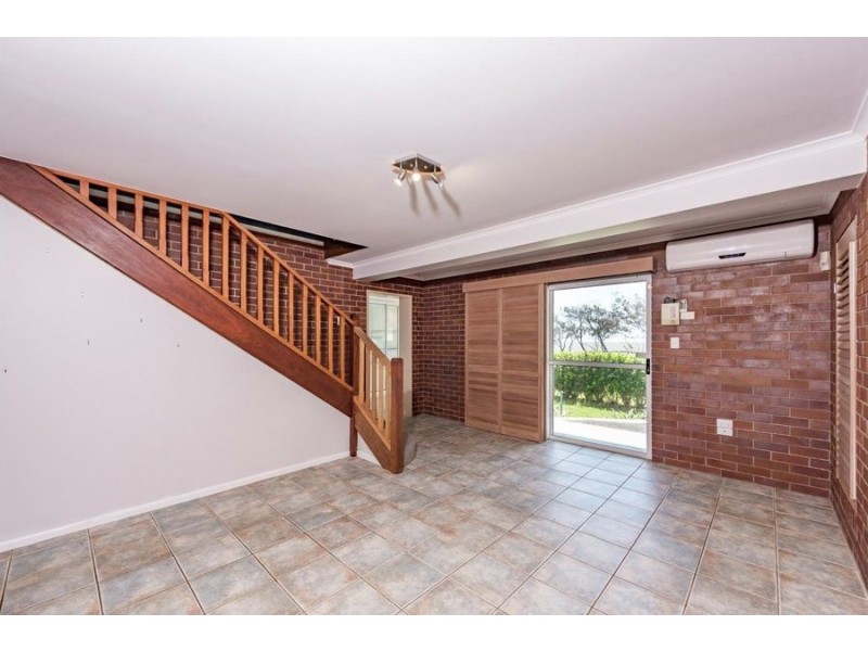 41 Sea Esplanade, Burnett Heads QLD 4670
