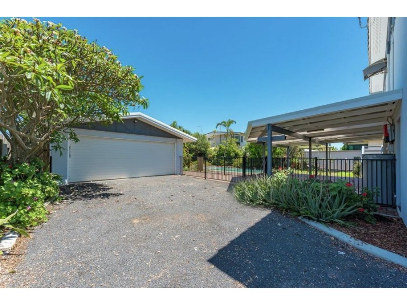 41 Sea Esplanade, Burnett Heads QLD 4670