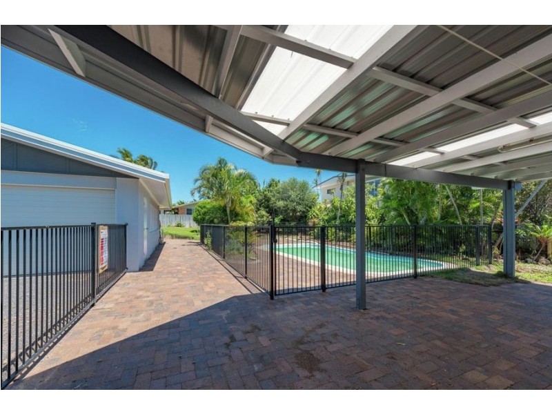 41 Sea Esplanade, Burnett Heads QLD 4670