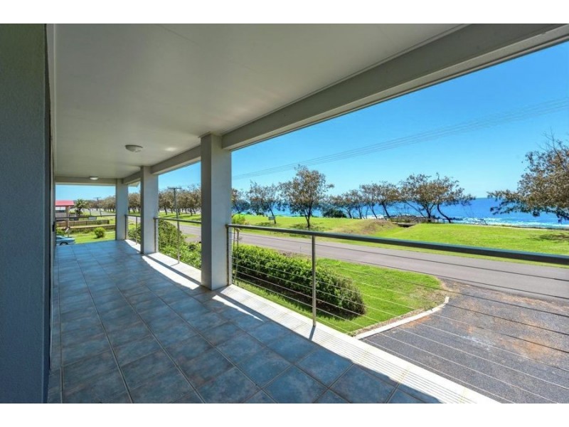 41 Sea Esplanade, Burnett Heads QLD 4670