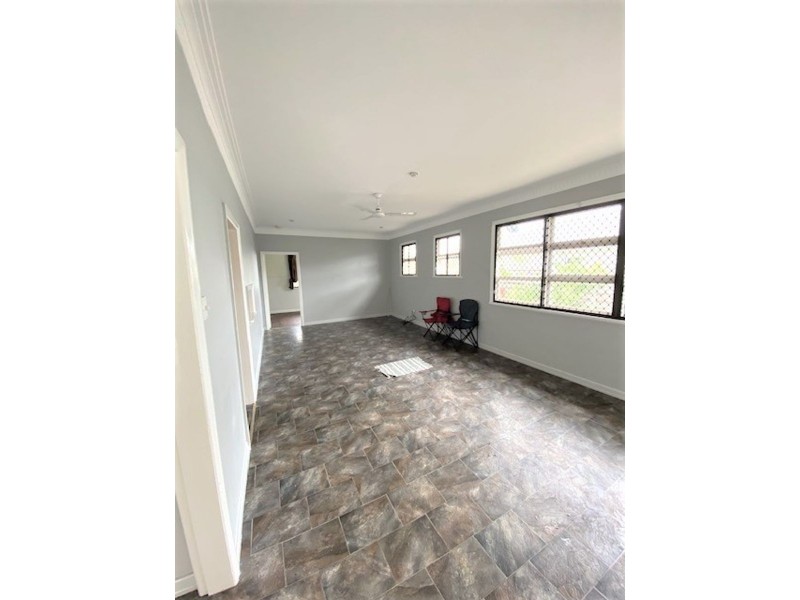 8 mckewen st, Svensson Heights QLD 4670