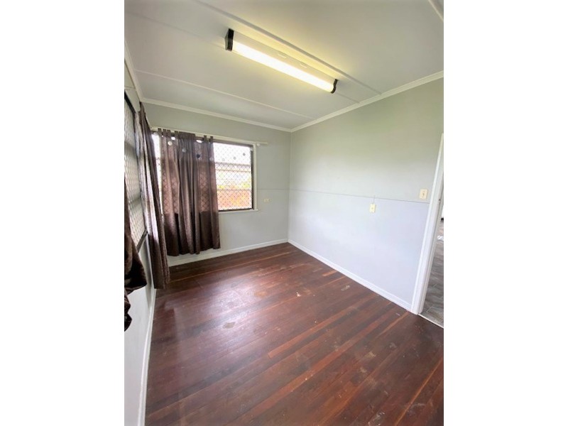 8 mckewen st, Svensson Heights QLD 4670