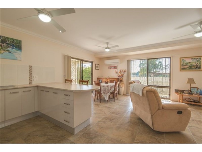 4 Ripple Street, Burnett Heads QLD 4670