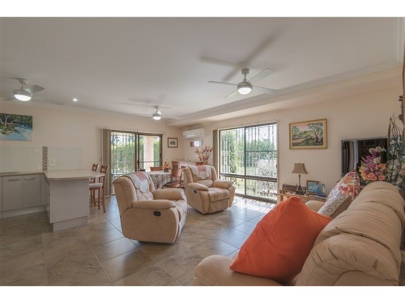 4 Ripple Street, Burnett Heads QLD 4670