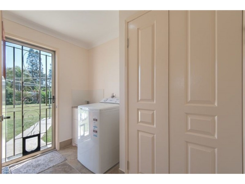 4 Ripple Street, Burnett Heads QLD 4670