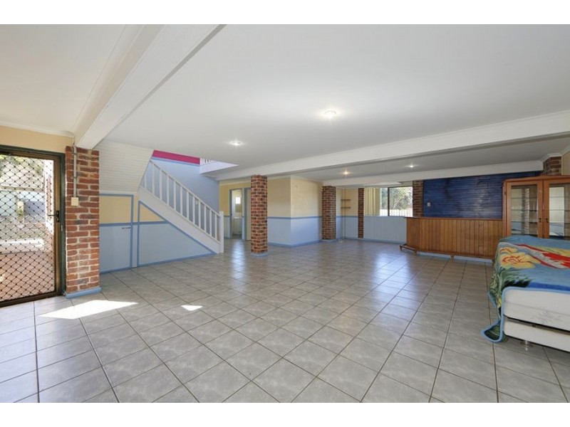 4 Brieschke, Elliott Heads QLD 4670