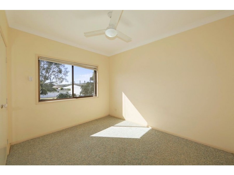 4 Brieschke, Elliott Heads QLD 4670