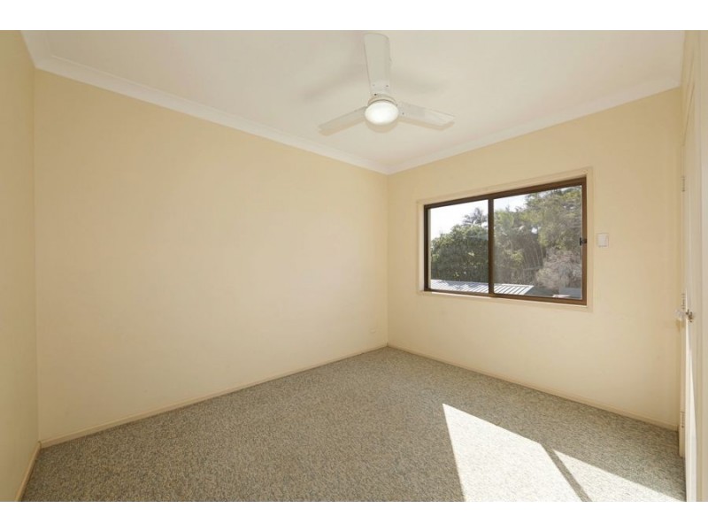 4 Brieschke, Elliott Heads QLD 4670