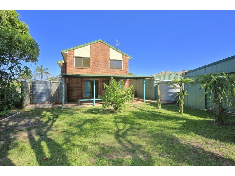 4 Brieschke, Elliott Heads QLD 4670