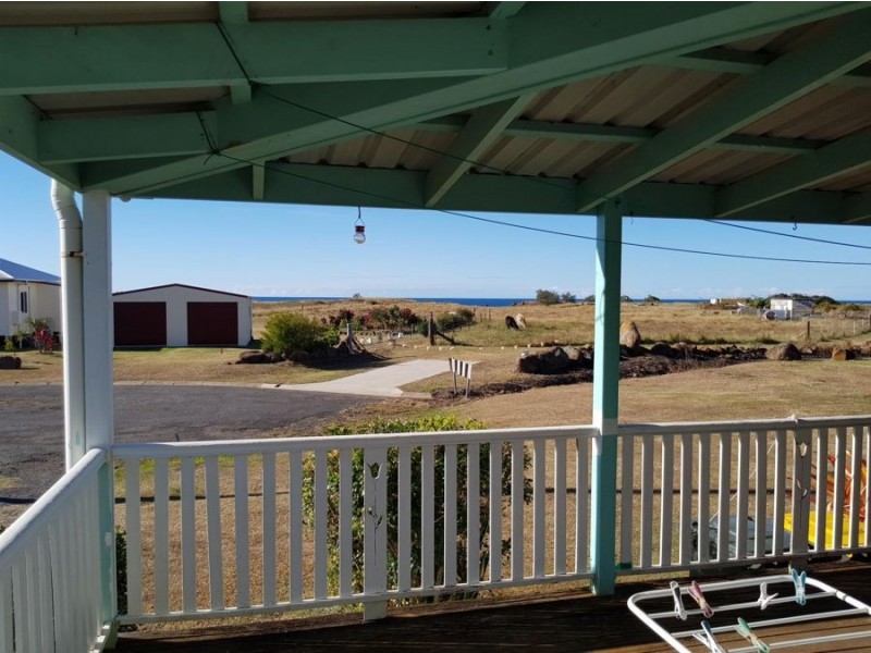 107 Shelley, Burnett Heads QLD 4670