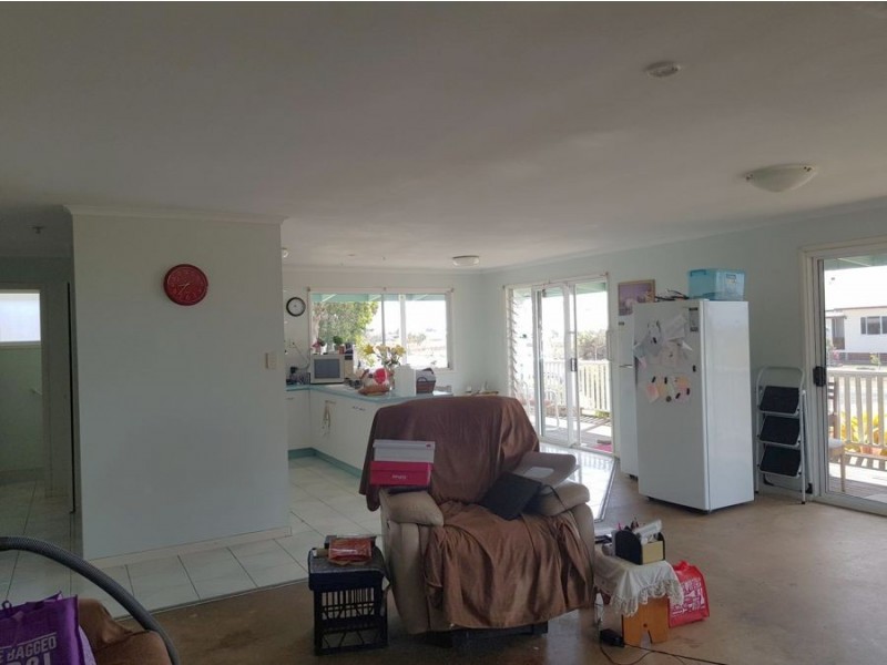 107 Shelley, Burnett Heads QLD 4670
