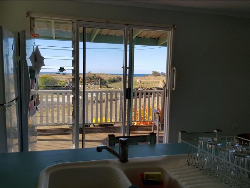 107 Shelley, Burnett Heads QLD 4670