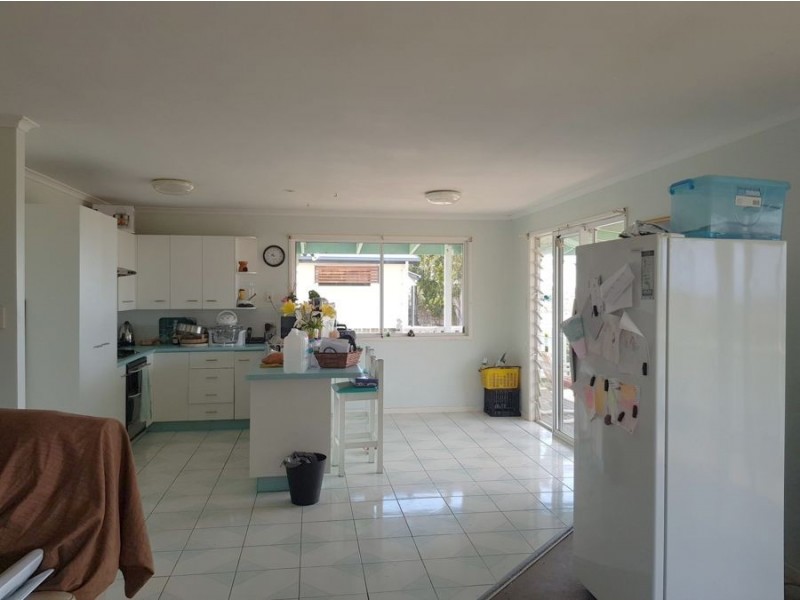 107 Shelley, Burnett Heads QLD 4670