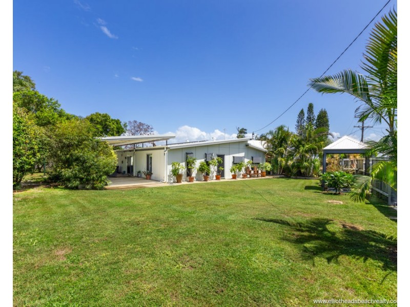 4 Moore Street, Elliott Heads QLD 4670