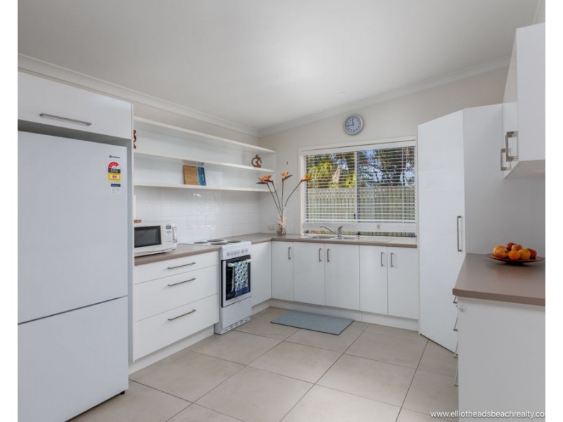 4 Moore Street, Elliott Heads QLD 4670