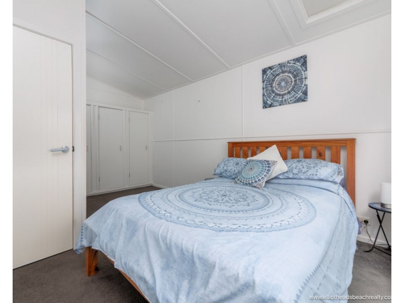 4 Moore Street, Elliott Heads QLD 4670