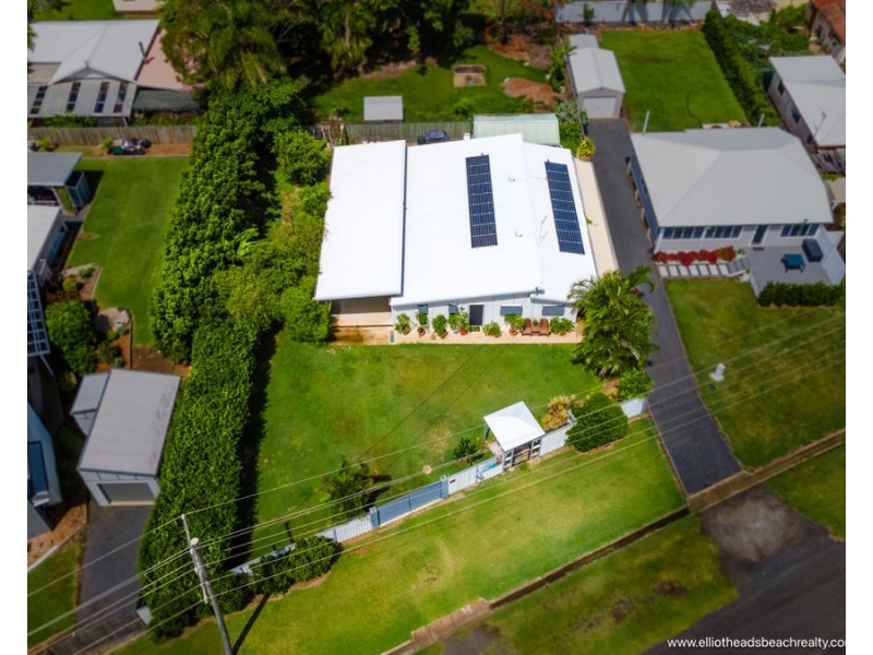 4 Moore Street, Elliott Heads QLD 4670