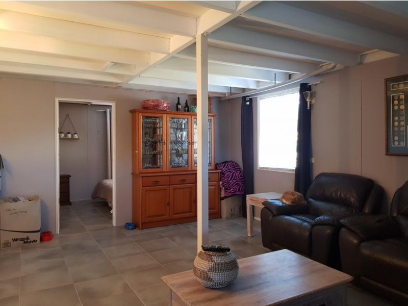 7 Duffy ST, Burnett Heads QLD 4670