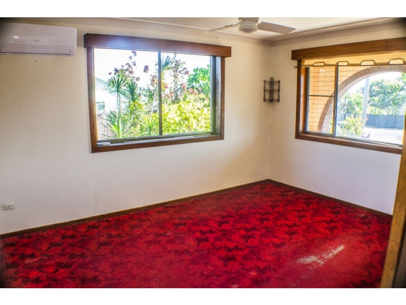 11 Bathurst street, Elliott Heads QLD 4670