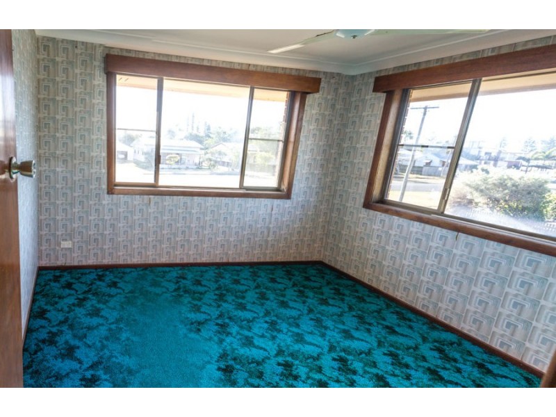 11 Bathurst street, Elliott Heads QLD 4670