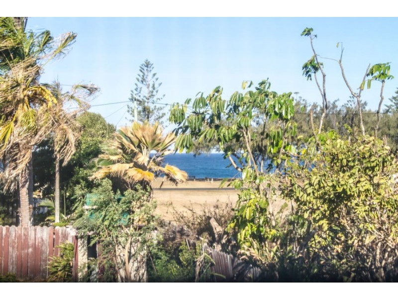 11 Bathurst street, Elliott Heads QLD 4670