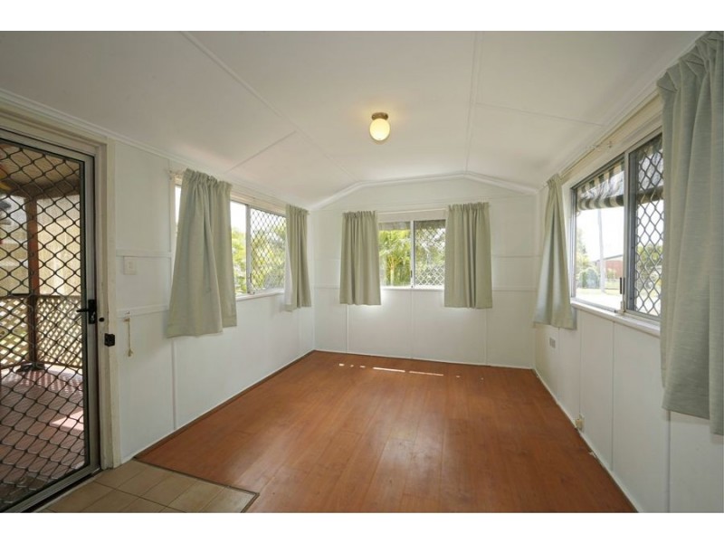 6 young, Bundaberg North QLD 4670