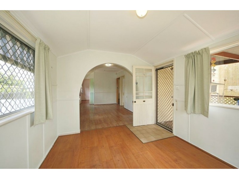 6 young, Bundaberg North QLD 4670