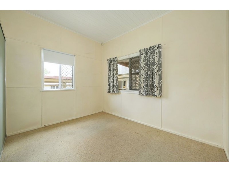 6 young, Bundaberg North QLD 4670