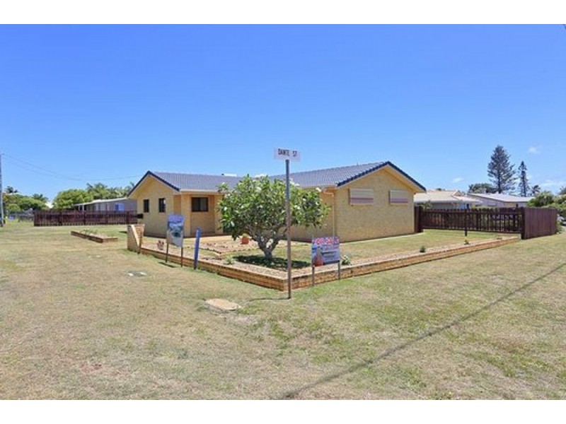 24 Dante Street, Burnett Heads QLD 4670
