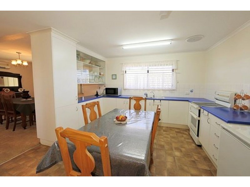 24 Dante Street, Burnett Heads QLD 4670