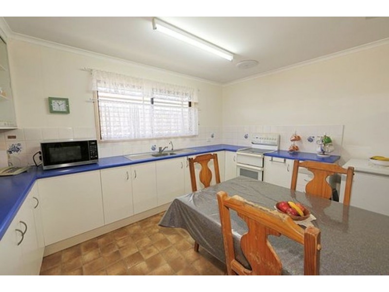 24 Dante Street, Burnett Heads QLD 4670