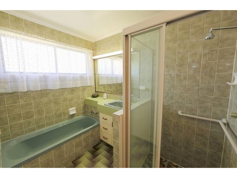 24 Dante Street, Burnett Heads QLD 4670