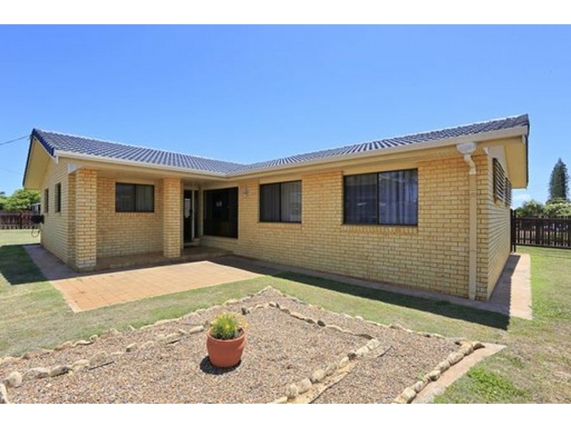 24 Dante Street, Burnett Heads QLD 4670