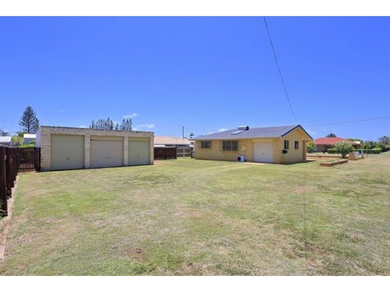 24 Dante Street, Burnett Heads QLD 4670