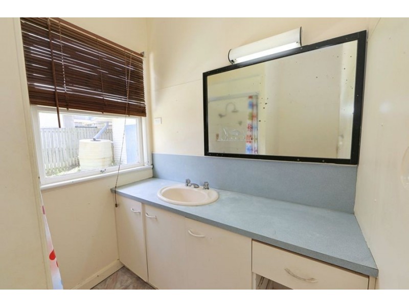 3 Bennett Street, Elliott Heads QLD 4670
