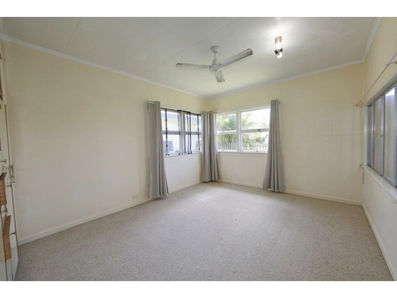 3 Bennett Street, Elliott Heads QLD 4670
