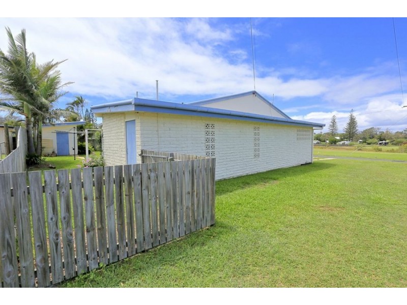 3 Bennett Street, Elliott Heads QLD 4670