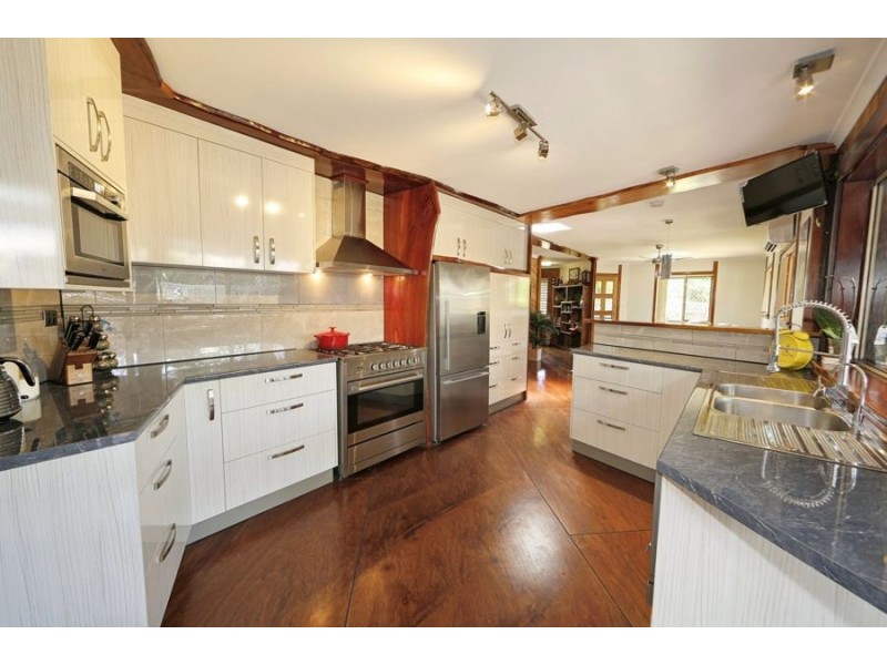 8 Aldridge Street, Burnett Heads QLD 4670